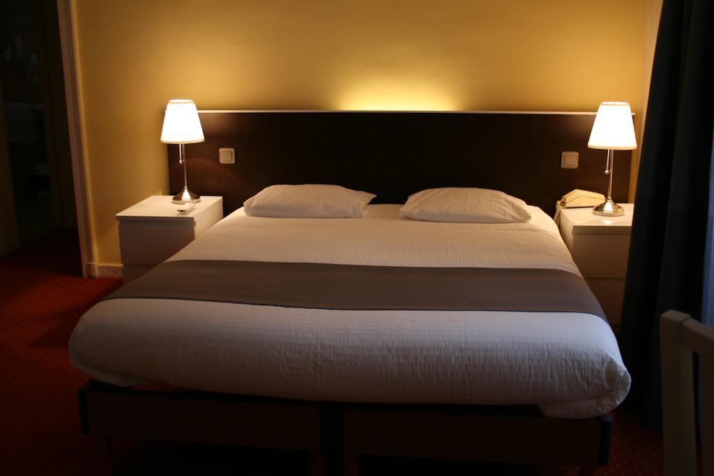 Hotel Le Troncais Saint-Bonnet-Tronçais Habitación foto